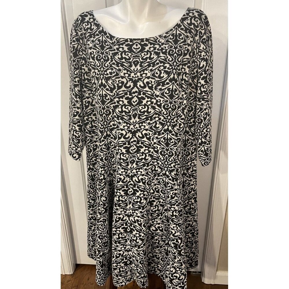 Taylor Woman Fit 'n Flare Dress Size 22W Scoop Neck 3/4 Sleeve Rear Zipper